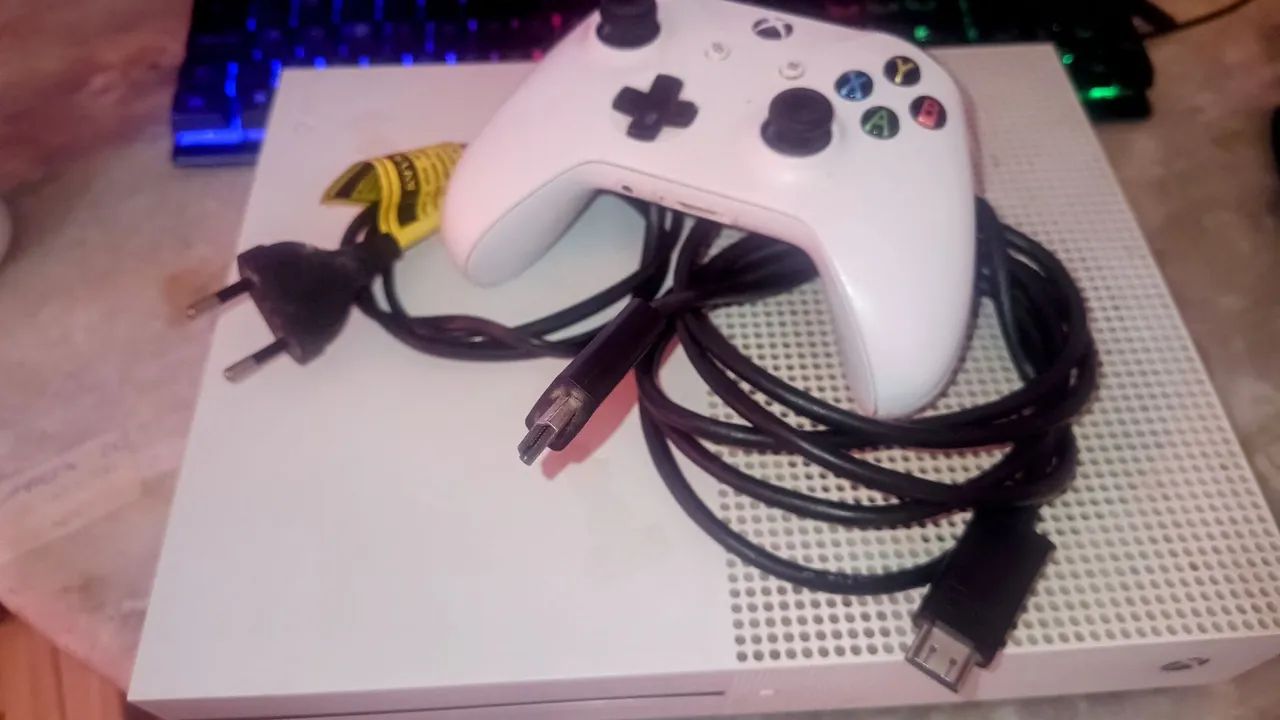 Xbox One S - Console de última geração - Leia a Descrição ( NÃO TROCO EM NADA )  - Foto 5