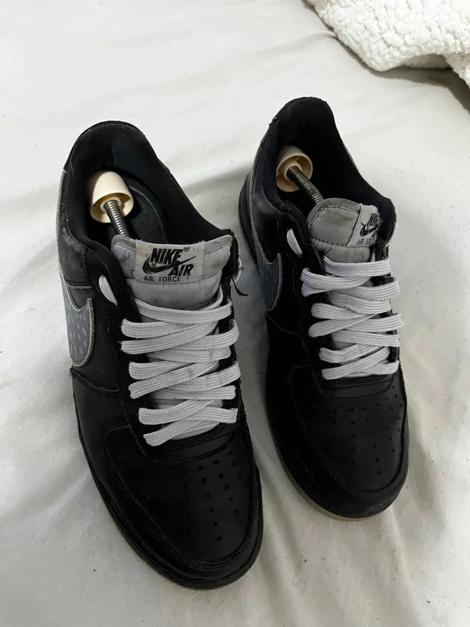 Nike Air Force 1 - Preto com Detalhes - Foto 3