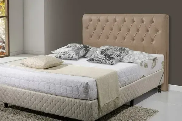 Cabeceira para cama de casal roma na cor bege veludo