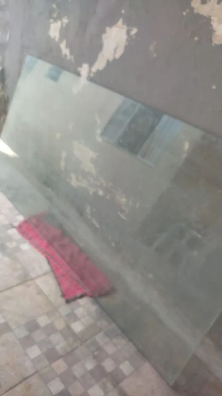 VENDO UMA PORTA DE VIDRO 550.00 - Foto 2