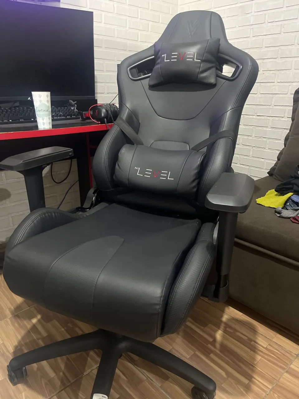 Cadeira Gamer LEVEL - 1 semana de uso
