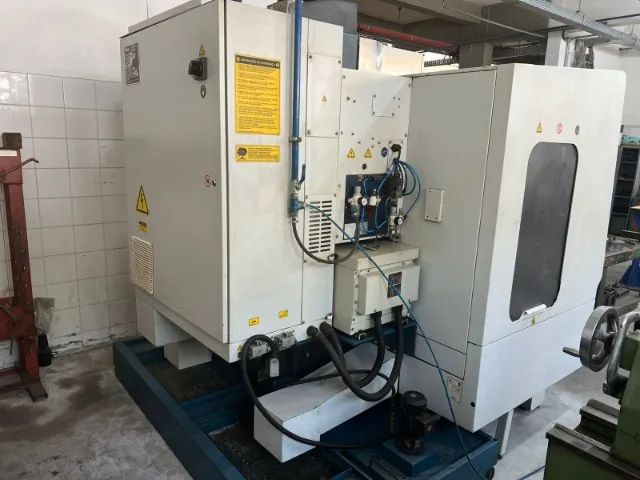 CENTRO DE USINAGEM VERTICAL ROMI - COM 4º EIXO - Foto 2