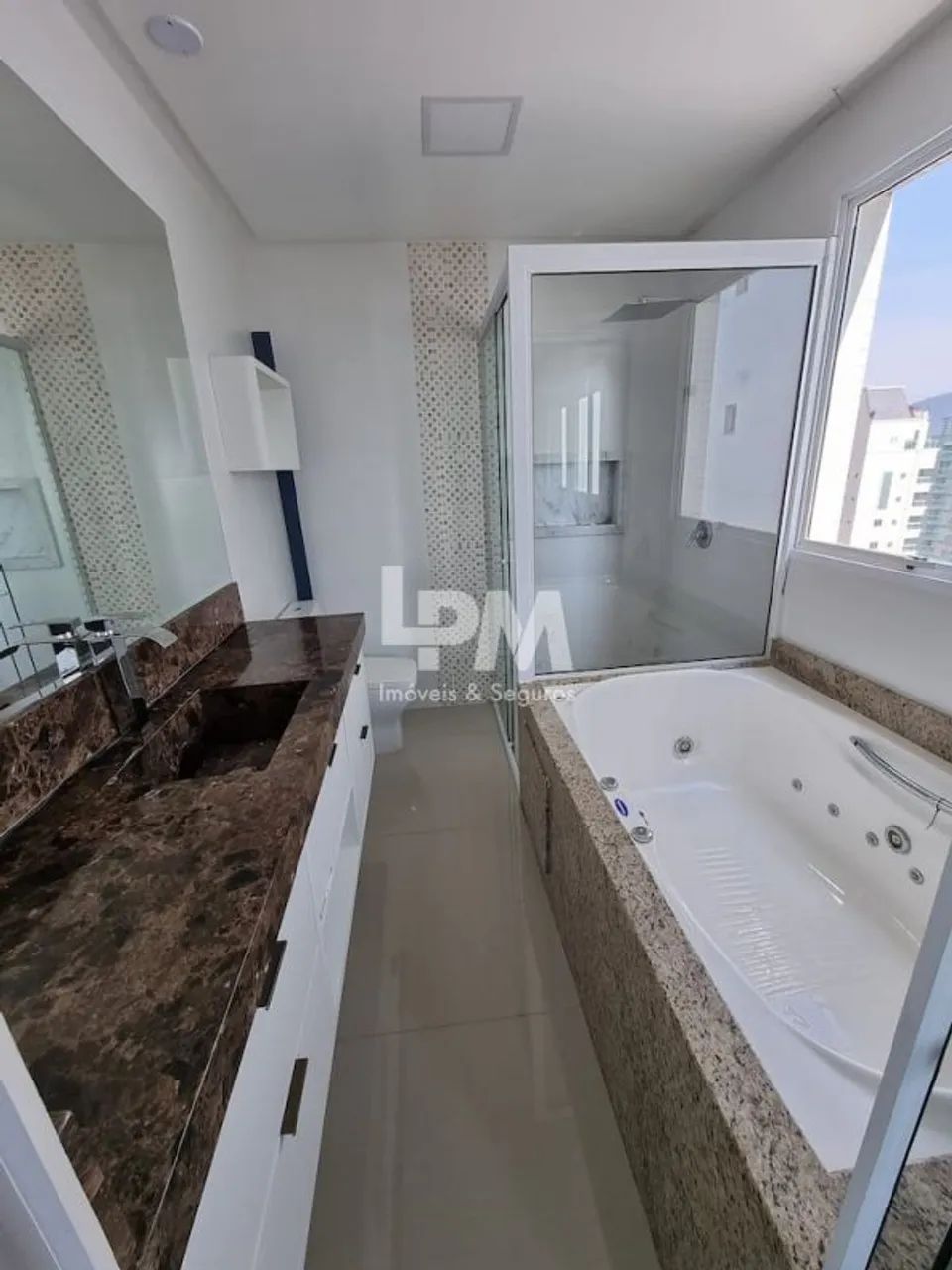 Apartamento para aluguel com 300 metros quadrados com 5 quartos em Meia Praia - Itapema -  - Foto 3