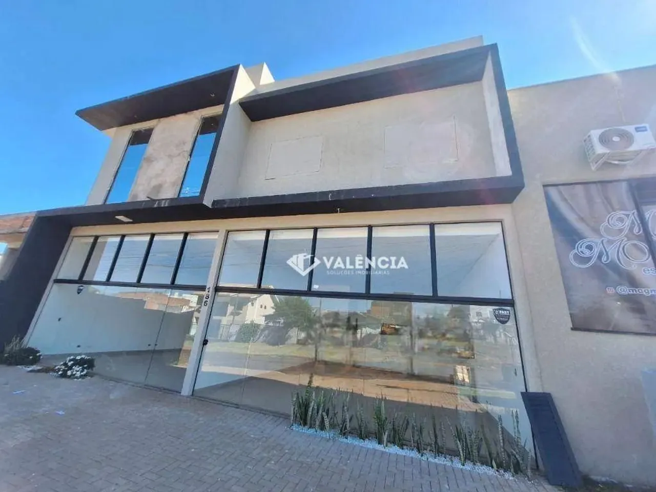Sala Comercial Com 52m² Para Alugar Por R$2.300,00 - Rua Gramado - Coqueiral - Cascavel Pr
