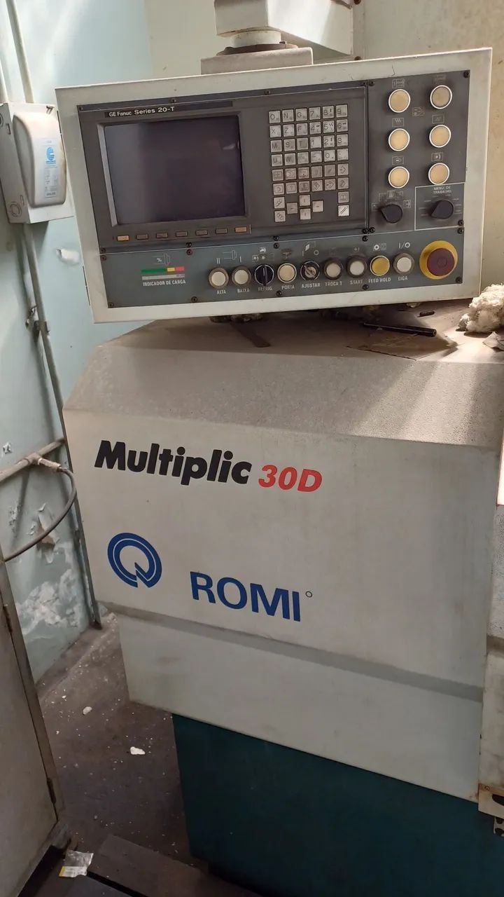 Torno CNC ROMI Multiplic 30D - GE Fanuc 20-T troca por carro 85 K meia nota ou 95K cheia