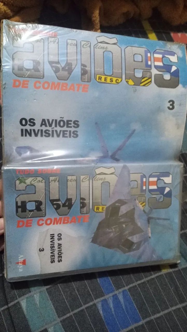 Fita VHS Aviões de Combate + revista - Os Aviões Invisíveis 