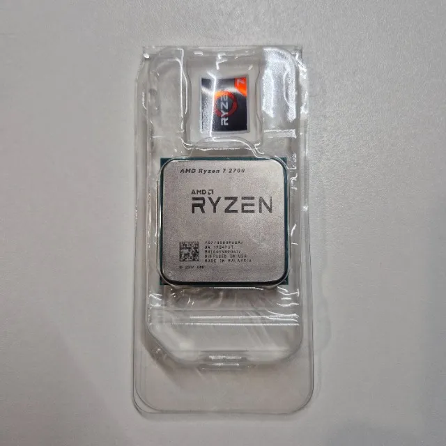 Processador AMD Ryzen 2700 + Cooler Wraith Spire RGB