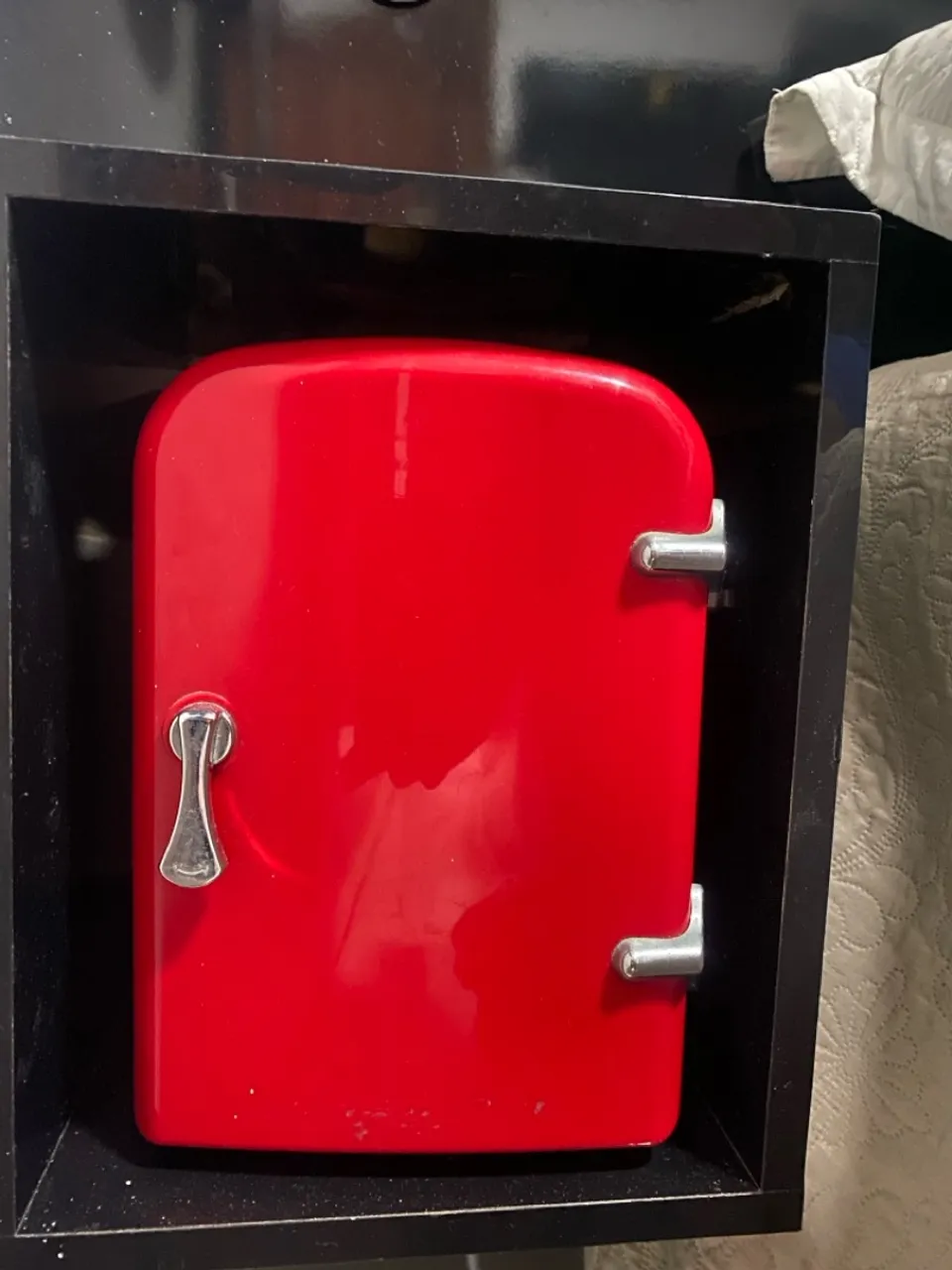 ? Frigobar Retrô Vermelho - Portátil, Lindo e Funcional! ?