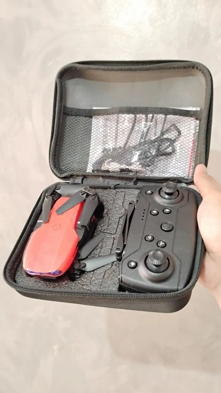 DRONE COM CÂMERA C/ CASE - E99 - 2.4ghz - Preto / Cinza / Laranja - NOVO