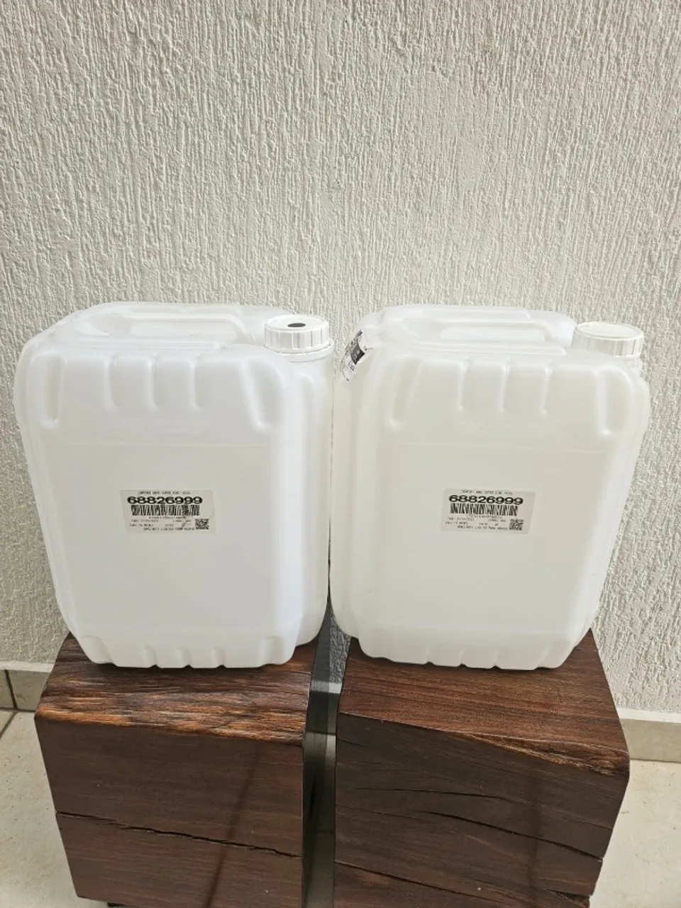 Galão bombona 20 litros leitoso