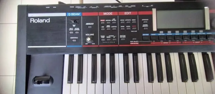Teclado Roland - Ótimo estado!
