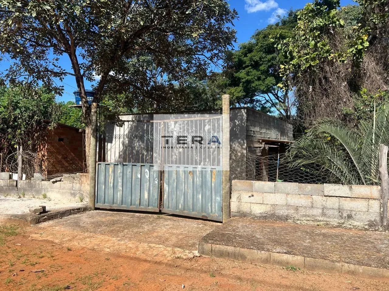 Casa para Venda em Bela Vista de Goiás, Jardim Barcelona, 4 dormitórios, 2 banheiros