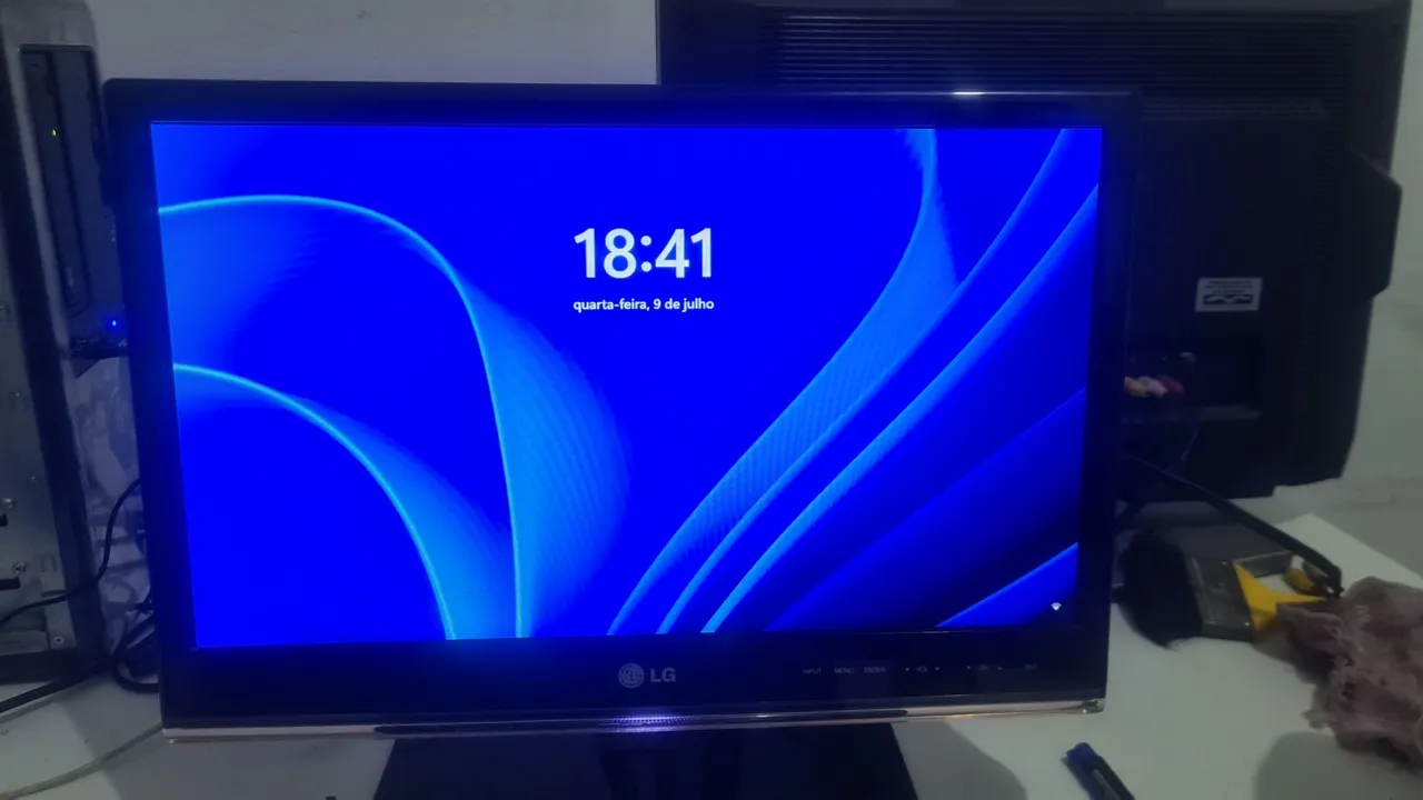 Vendo Monitor/ Tv 19 Polegadas de Led LG