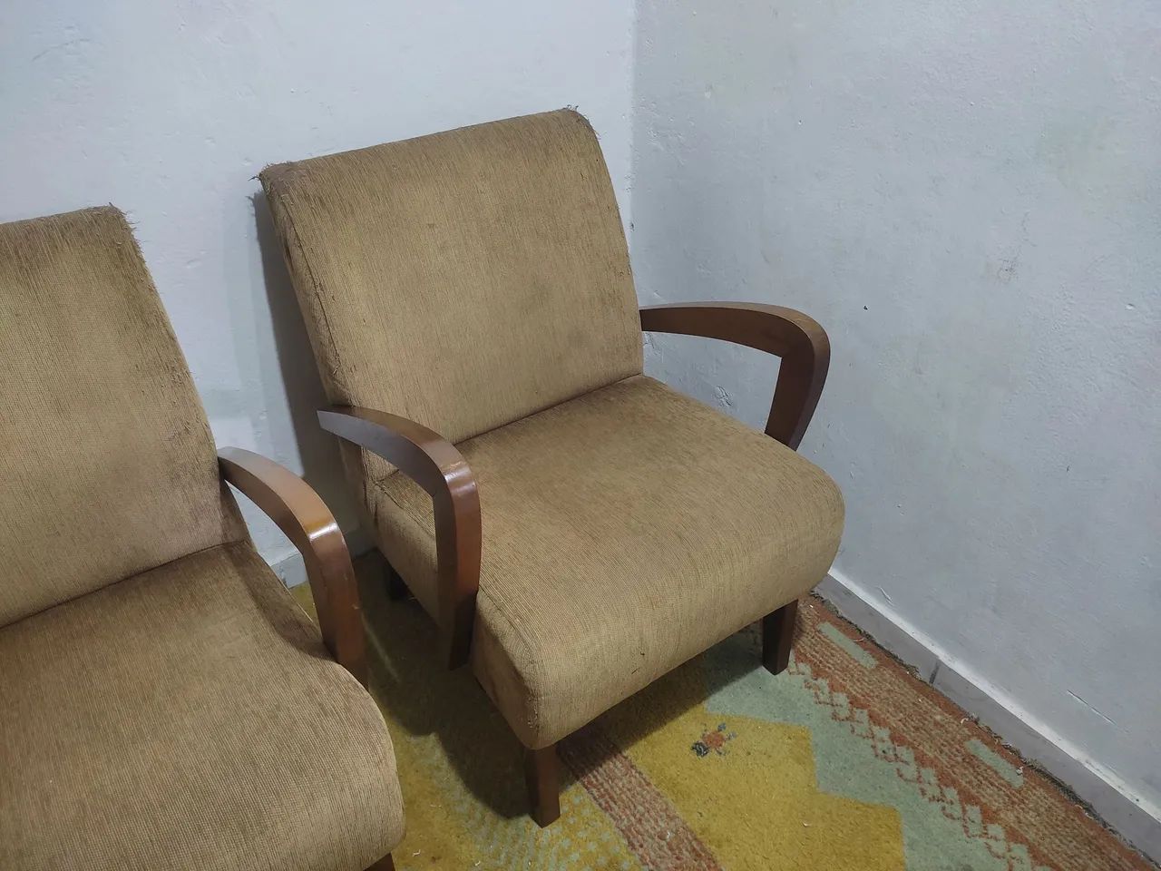 Par de Poltronas em Madeira - Foto 2