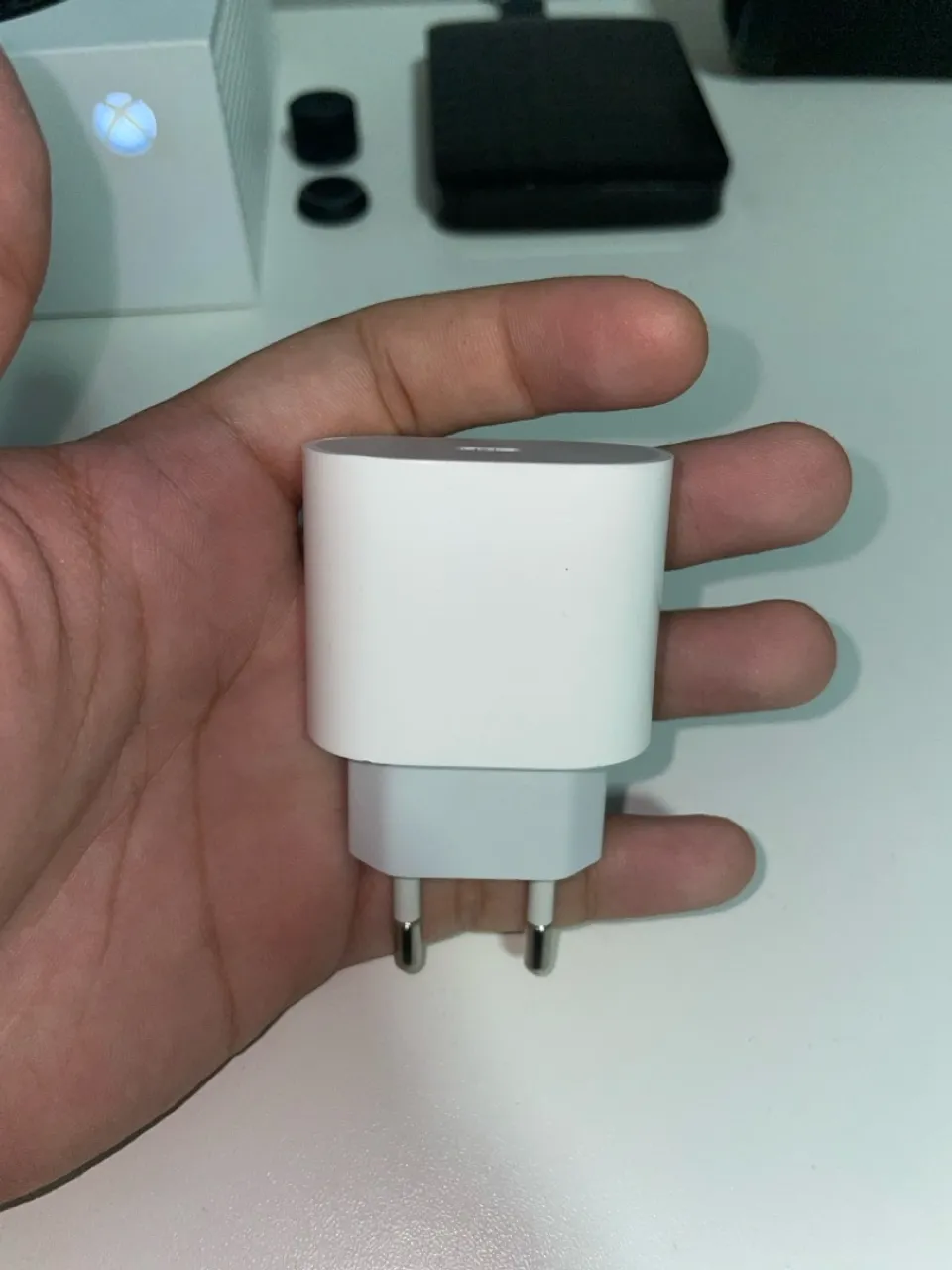 Adaptador de energia (fonte) USB-C de 20W Apple Original