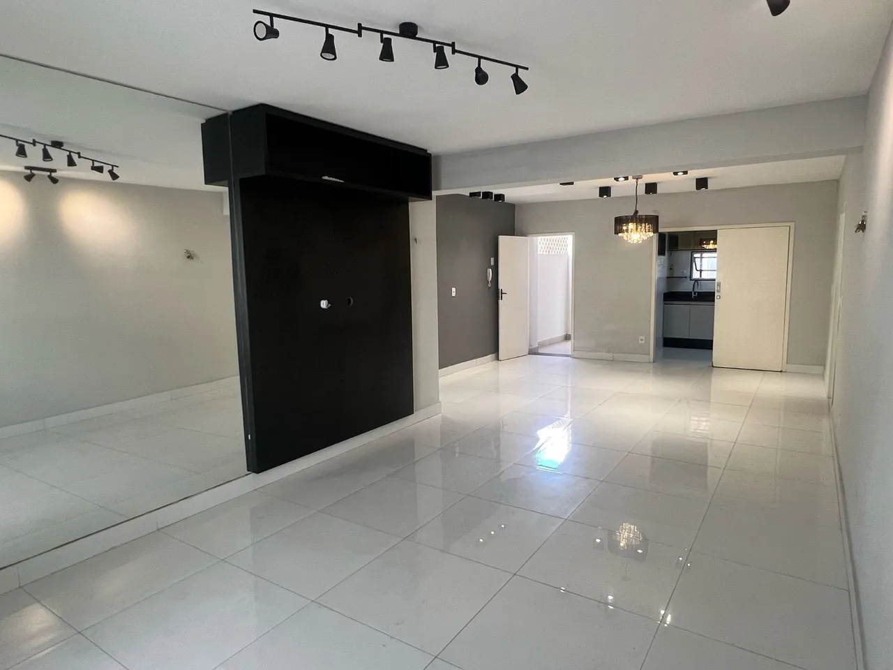 Alecrim | Casa 4 quartos - A 10m do Colégio das Neves!