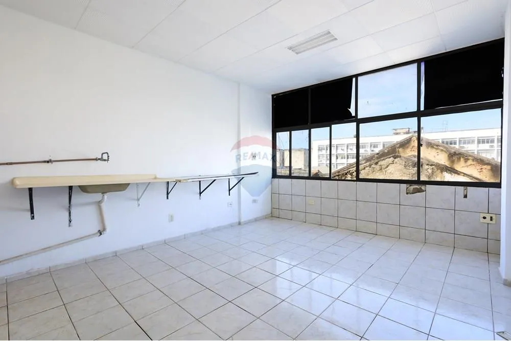 Sala comercial de 39 metros quadrados com 2 ambientes e banheiro - Junto ao Restaurante Le