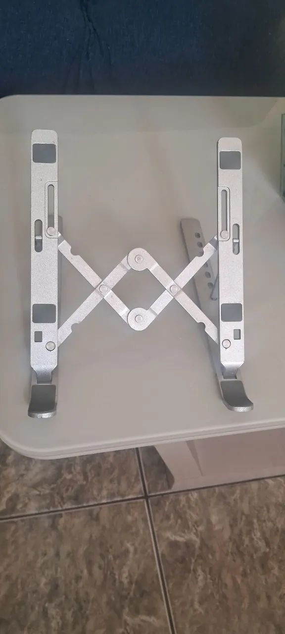 Suporte para Notebook Dobrável em Alumínio