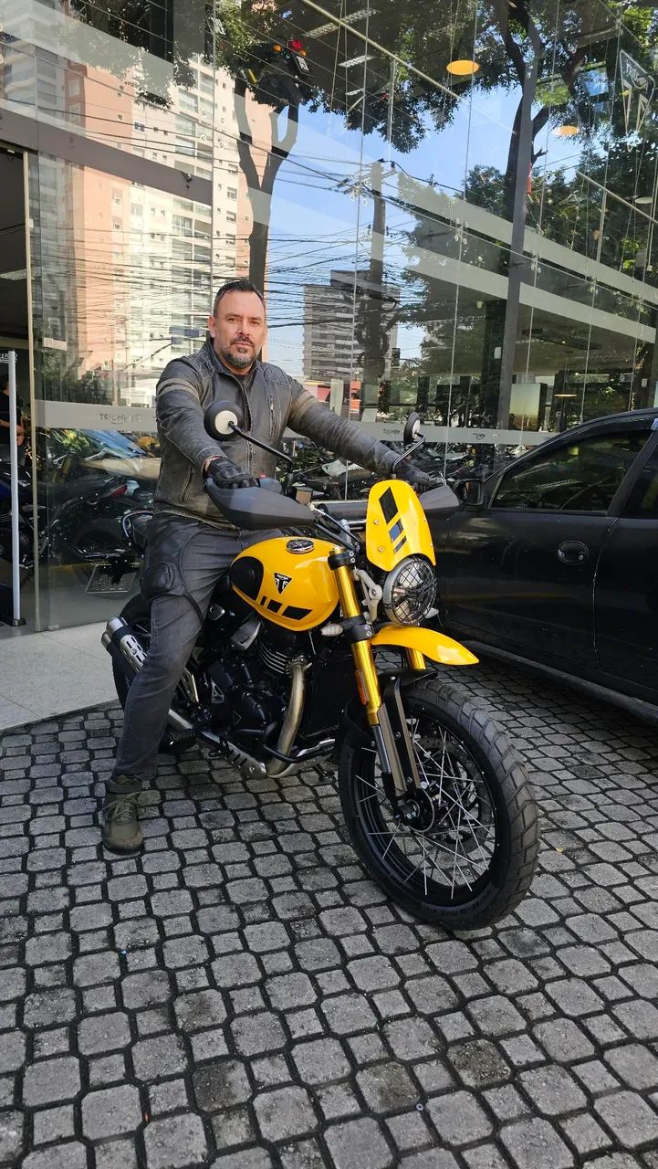Triumph Scrambler 400XC com bx km - Foto 2