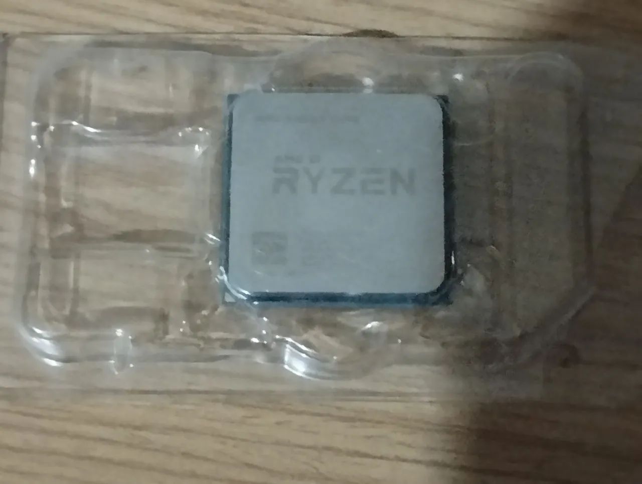 Vendo Ryzen 3 2200g - com alguns pinos tortos - Foto 3