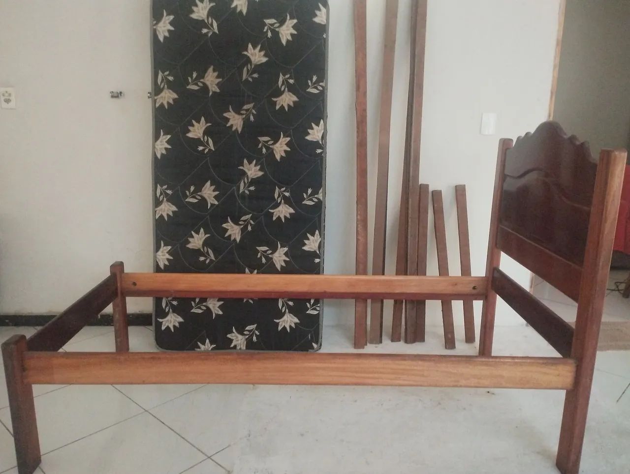 Vende-se cama de solteiro  - Foto 2
