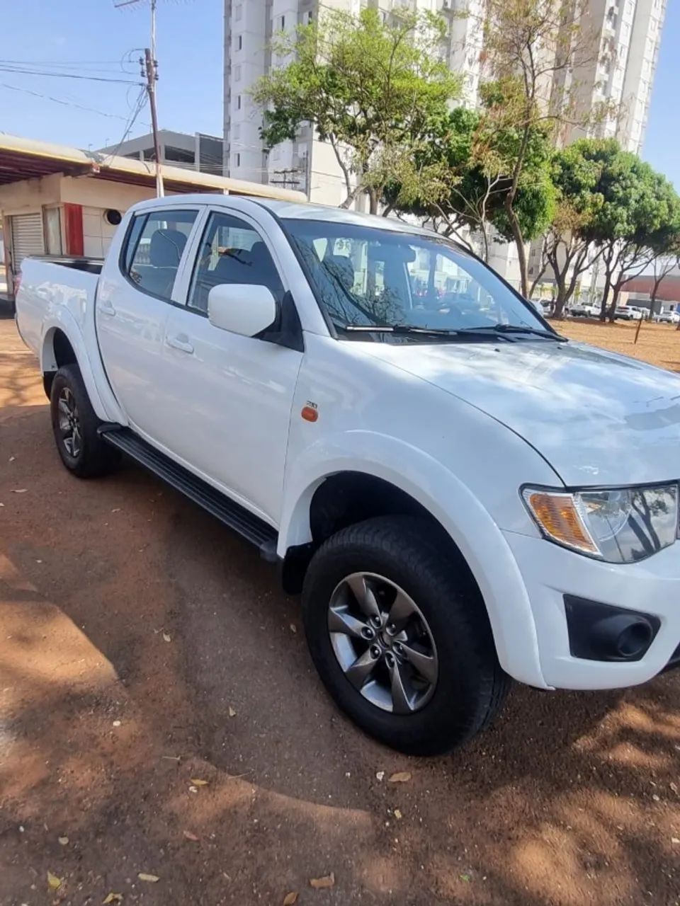Mitsubishi L200 L200 Triton GL 3.2 CD TB Int. Dies. Mec. 2017