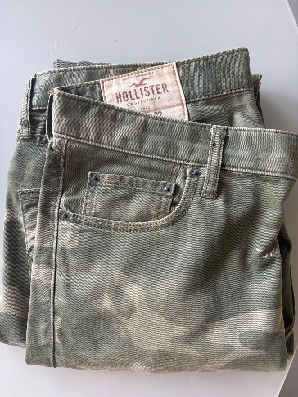 Calça Hollister camuflada Tam 42 - Foto 3