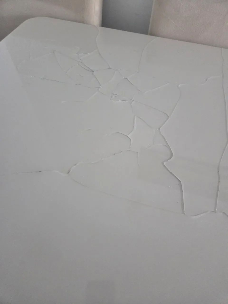Mesa 6 cadeiras com vidro quebrado - Foto 3