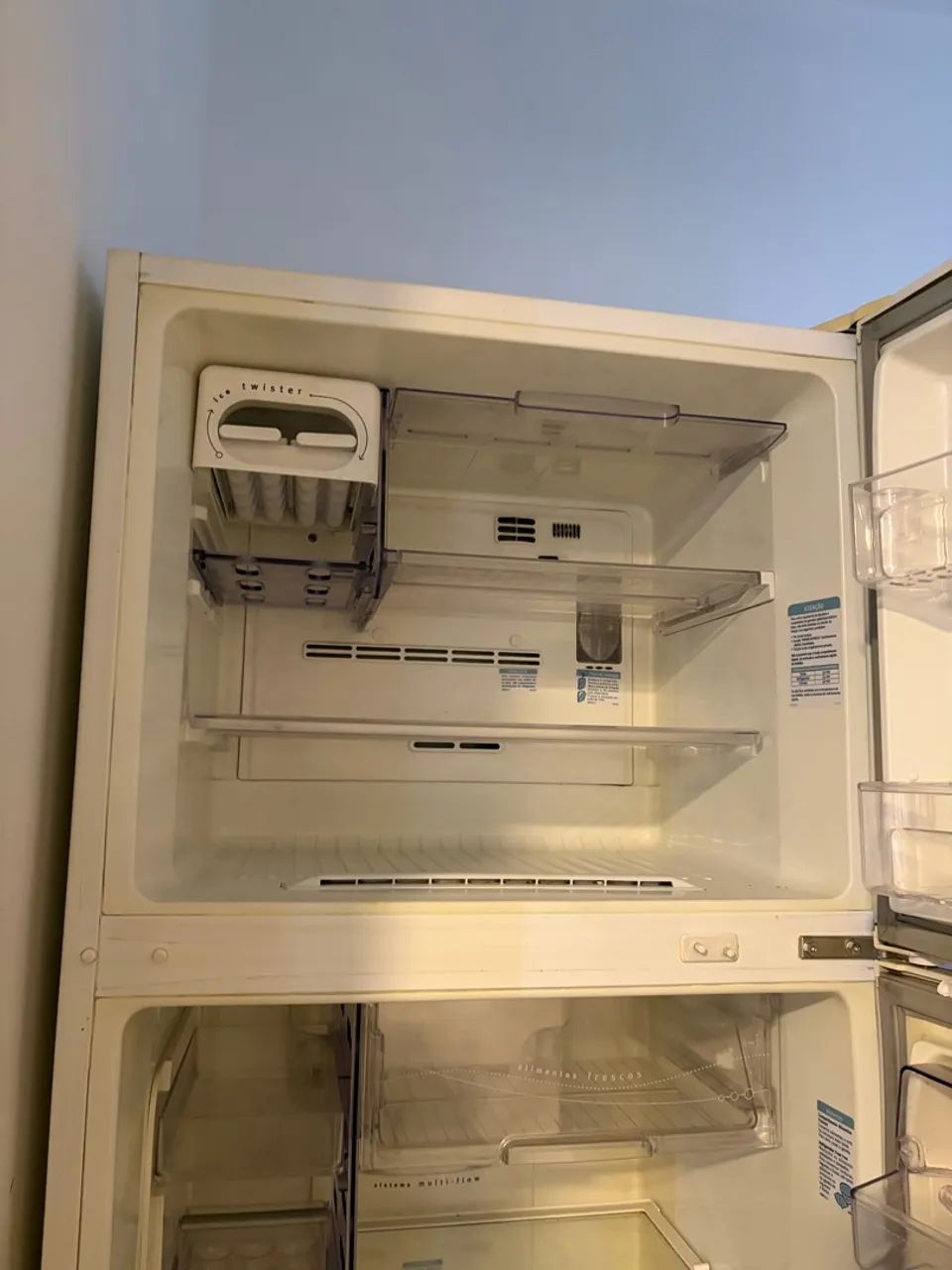 Vendo Geladeira Electrolux DF50 - Foto 4