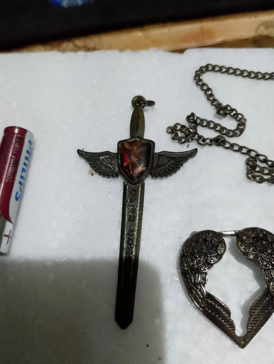 Colar coração alado( estilo gótico) - Foto 3