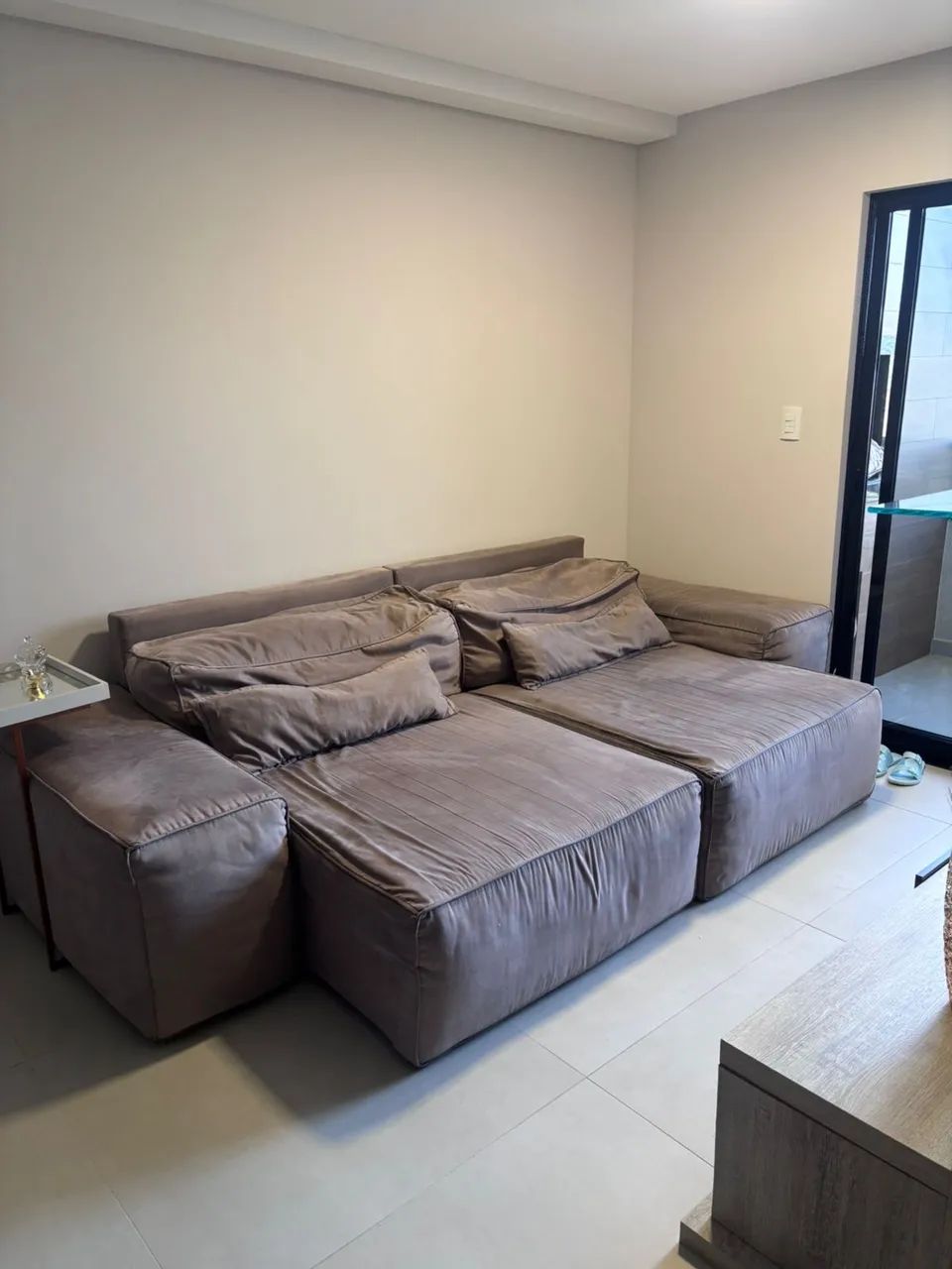 2.90 m Retractable Sofa in Perfect Condition436600708310640640