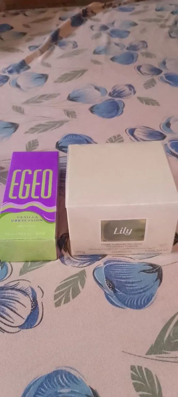 Vendo um Egeo e um hidratante Lily da Boticário 