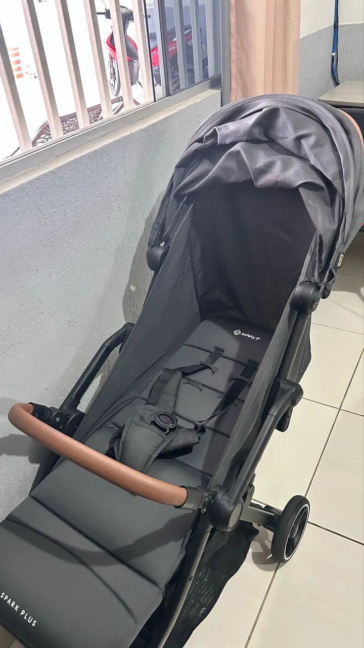 Carrinho de bebê Safety 1st Spark Plus - Impecável