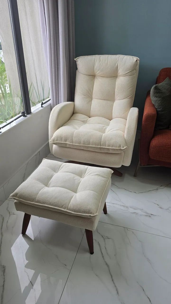Poltrona Premium + Puff - Giratória 360° e Balanço