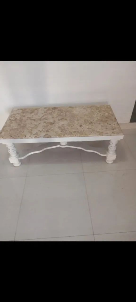 MESA DE CENTRO CLÁSSICA 