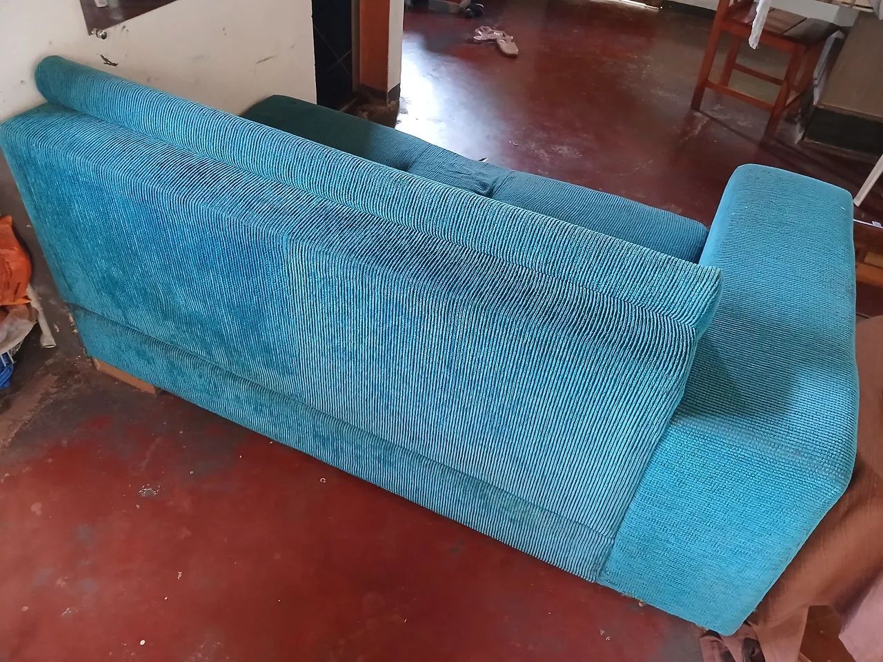 Vendo dois sofás grandes de 3 lugares cada - Foto 2