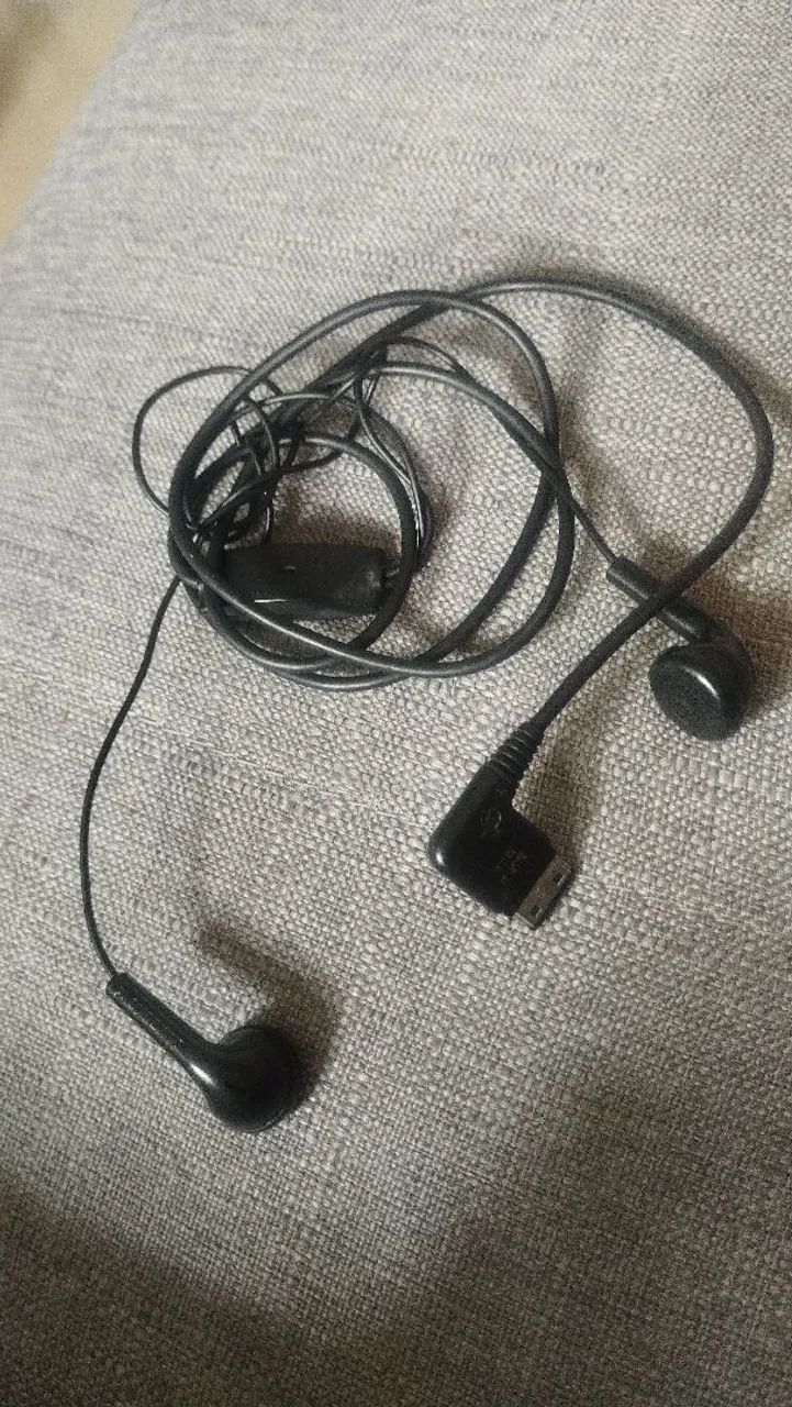 Carregador portátil pra celular antigo da Samsung + fone de ouvido  - Foto 3