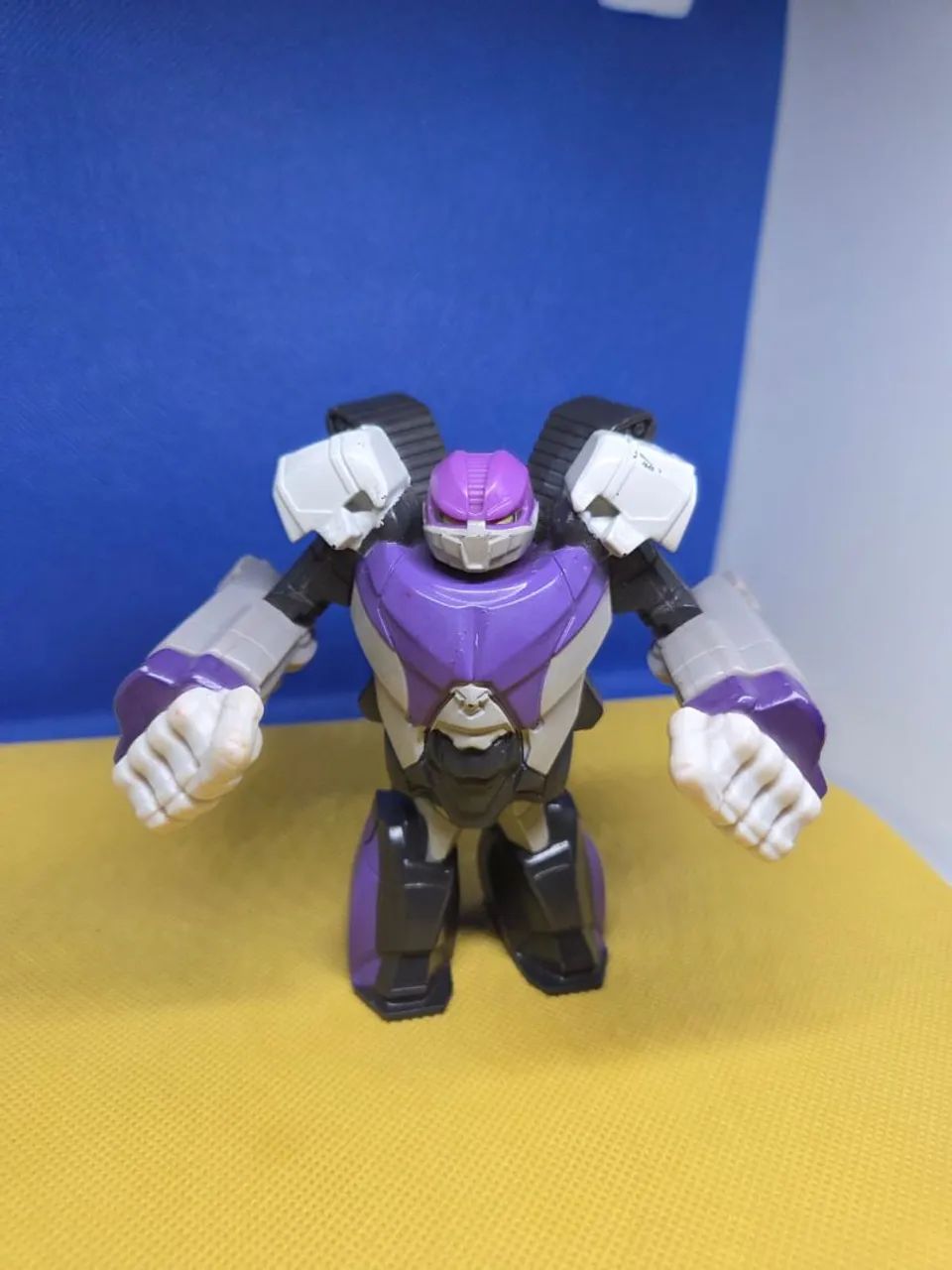 Boneco Megatron da linha Transformers Battle Masters  Hasbro