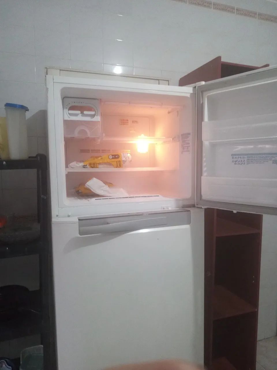 Geladeira Electrolux frosfree 220v - Foto 5