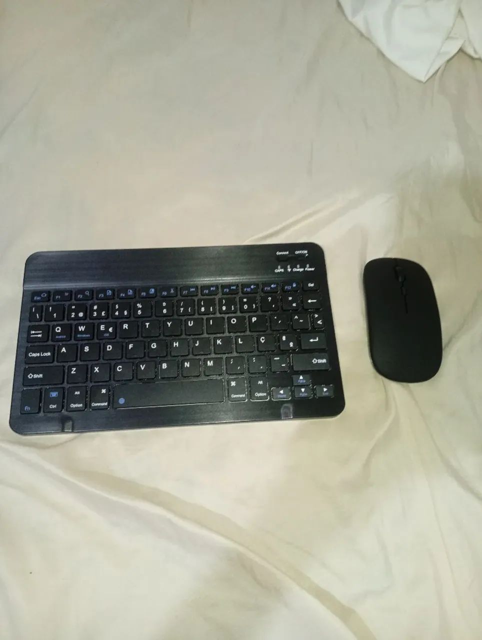 Tablet com teclado e mouse preto 