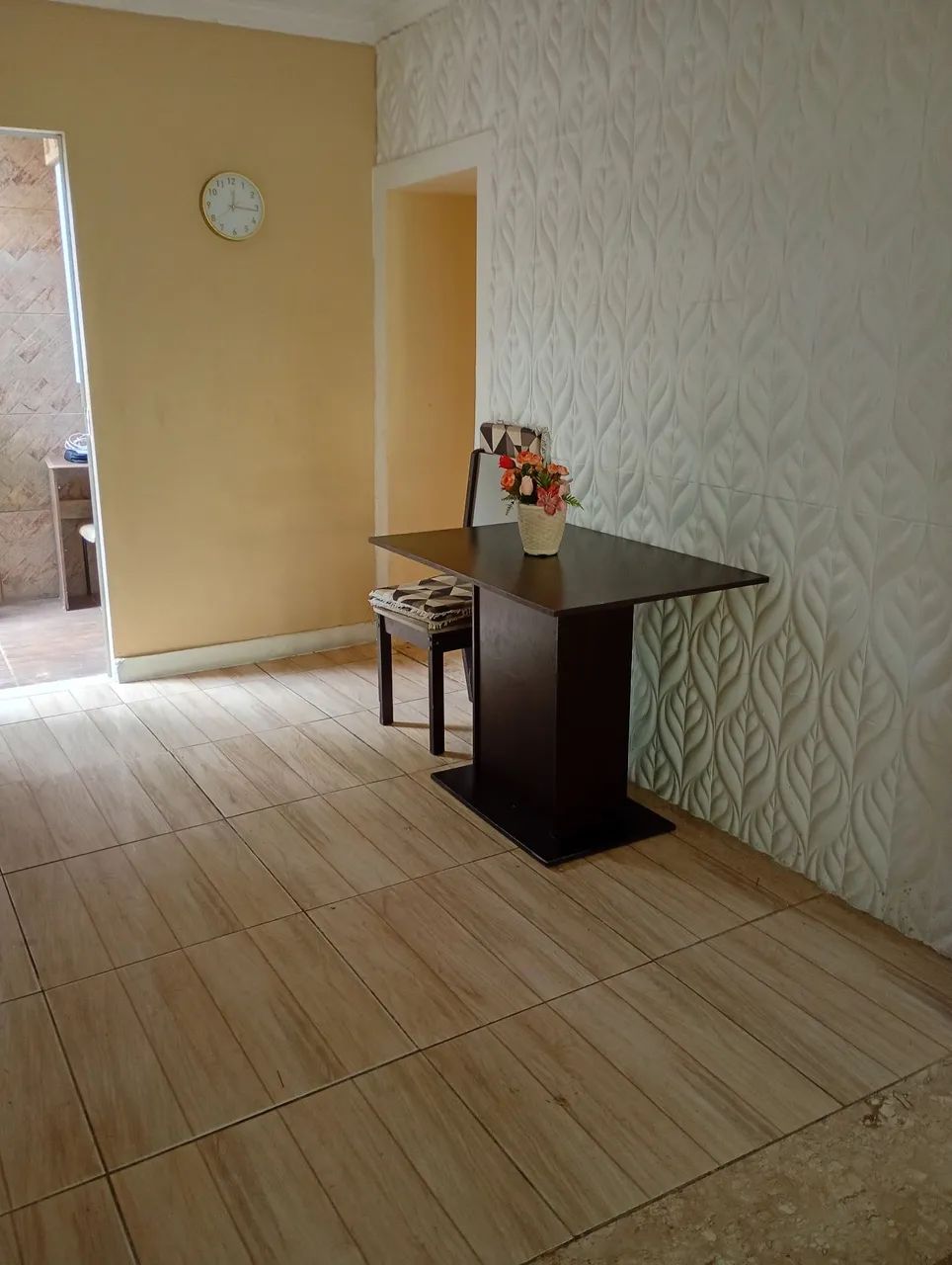 Alugo uma casa 