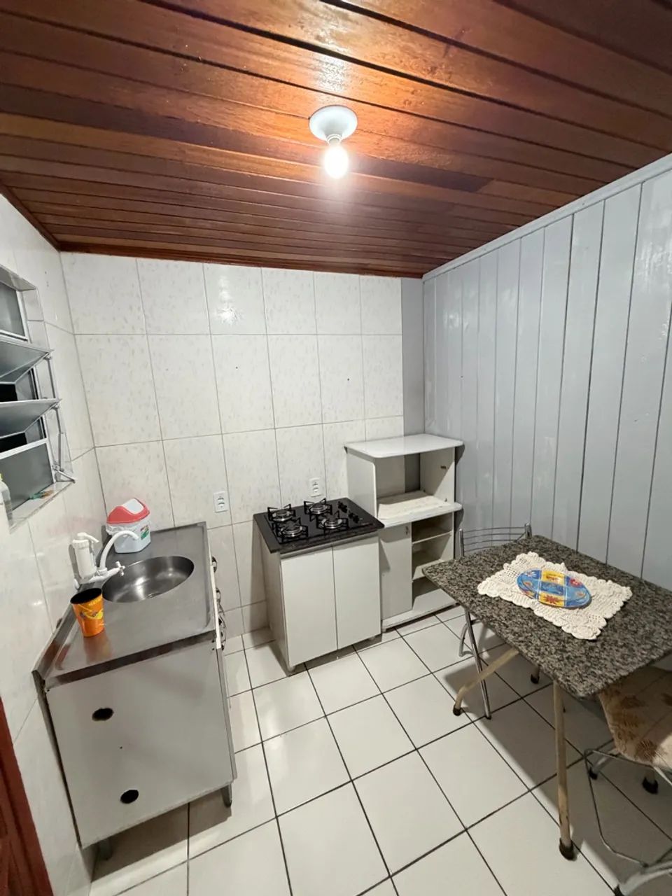 ALUGA-SE KITNET - EXCLUSIVAMENTE PARA MULHERES - Foto 3