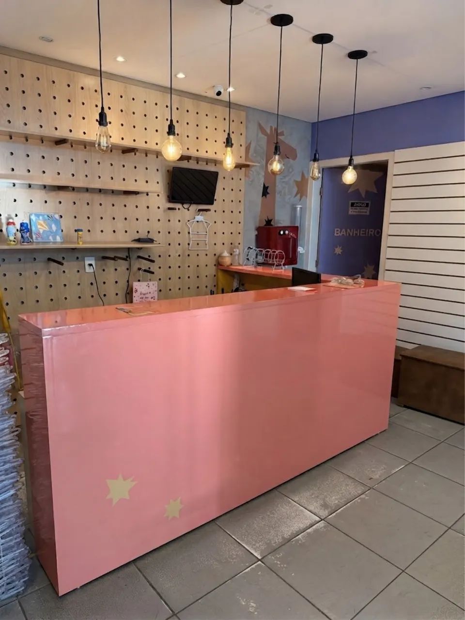 Balcão Loja com Painel de Fundo 