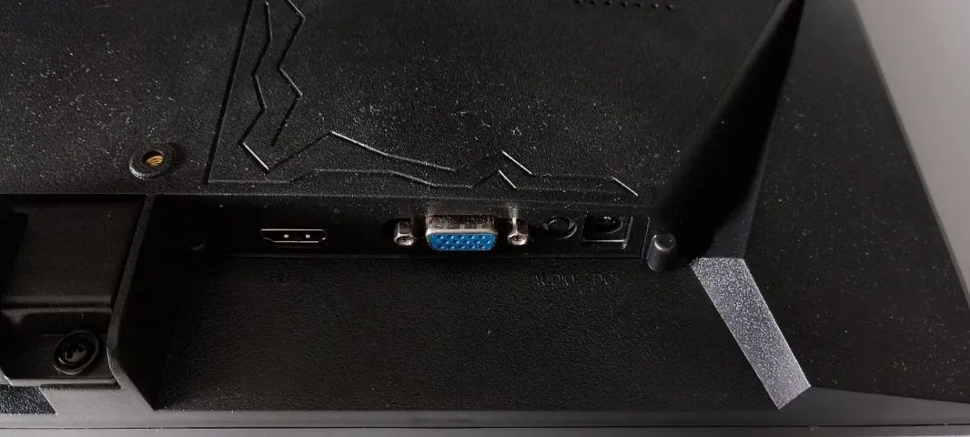 Monitor LED Tronos 19 Polegadas TRS-HK19WY Resolução HD e conexões HDMI e VGA USADO - Foto 4