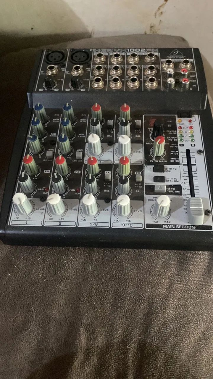 Mesa de Som Analógica 2 canais1002-FX - Behringer - Foto 3