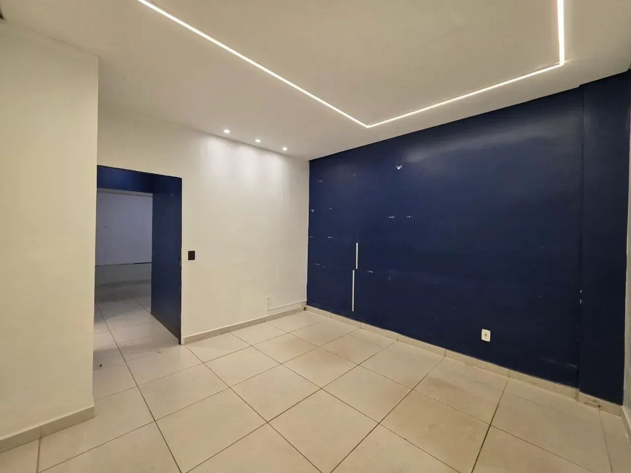 Sala Comercial Térrea 40 m² com  divisões mais cozinha água incluso - Centro - Foto 4