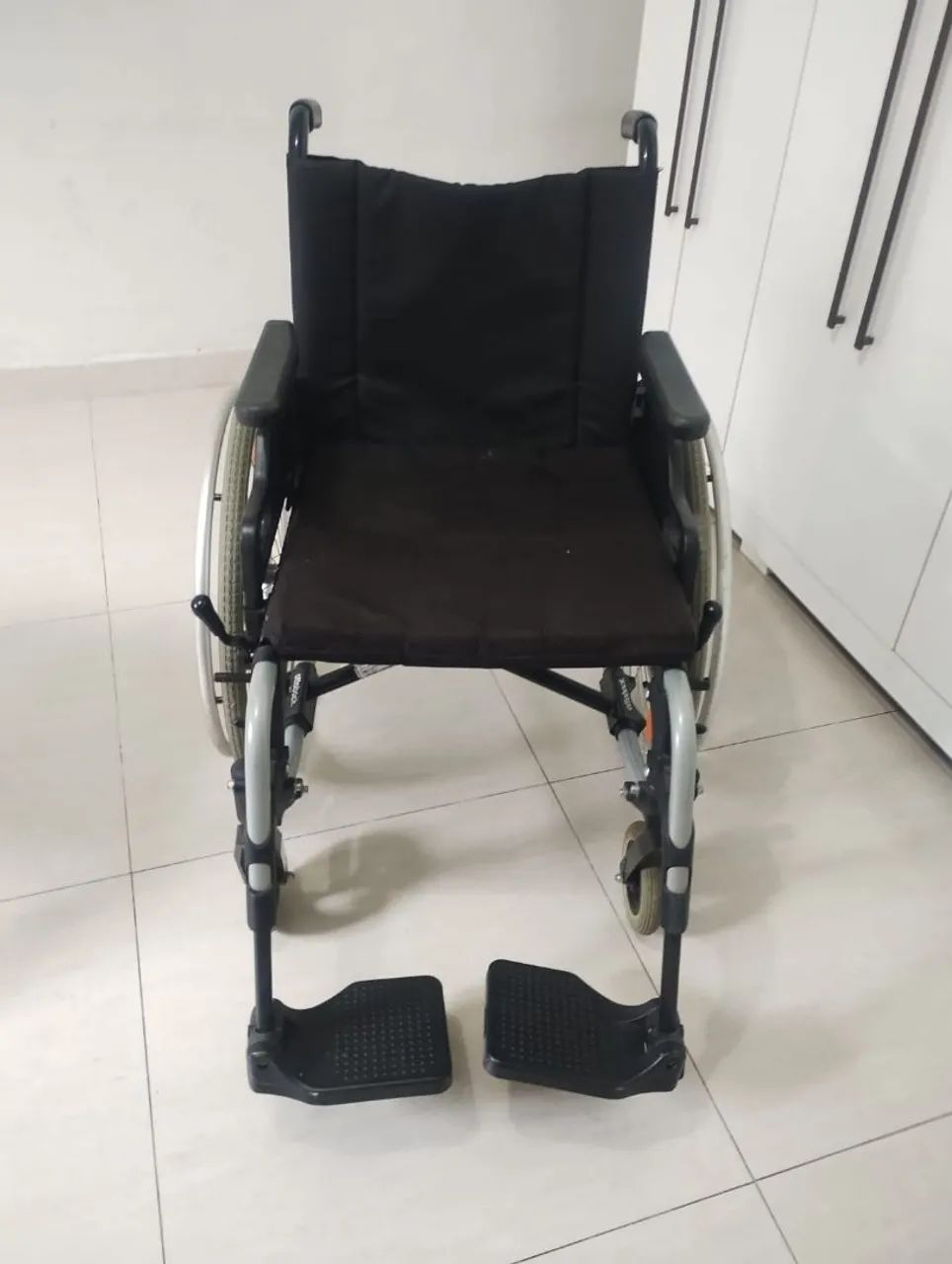 Cadeira de rodas  - Foto 2