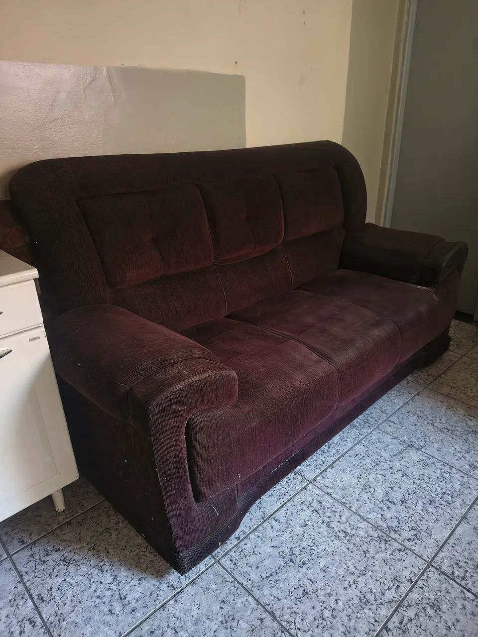 vendo sofá 3 e 2 lugares bom estado  - Foto 2