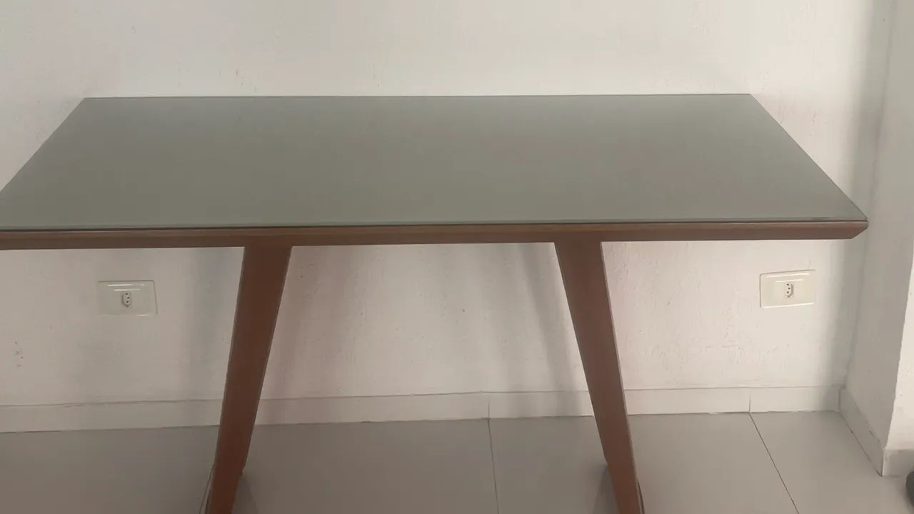 Mesa Jacaúna de madeira 