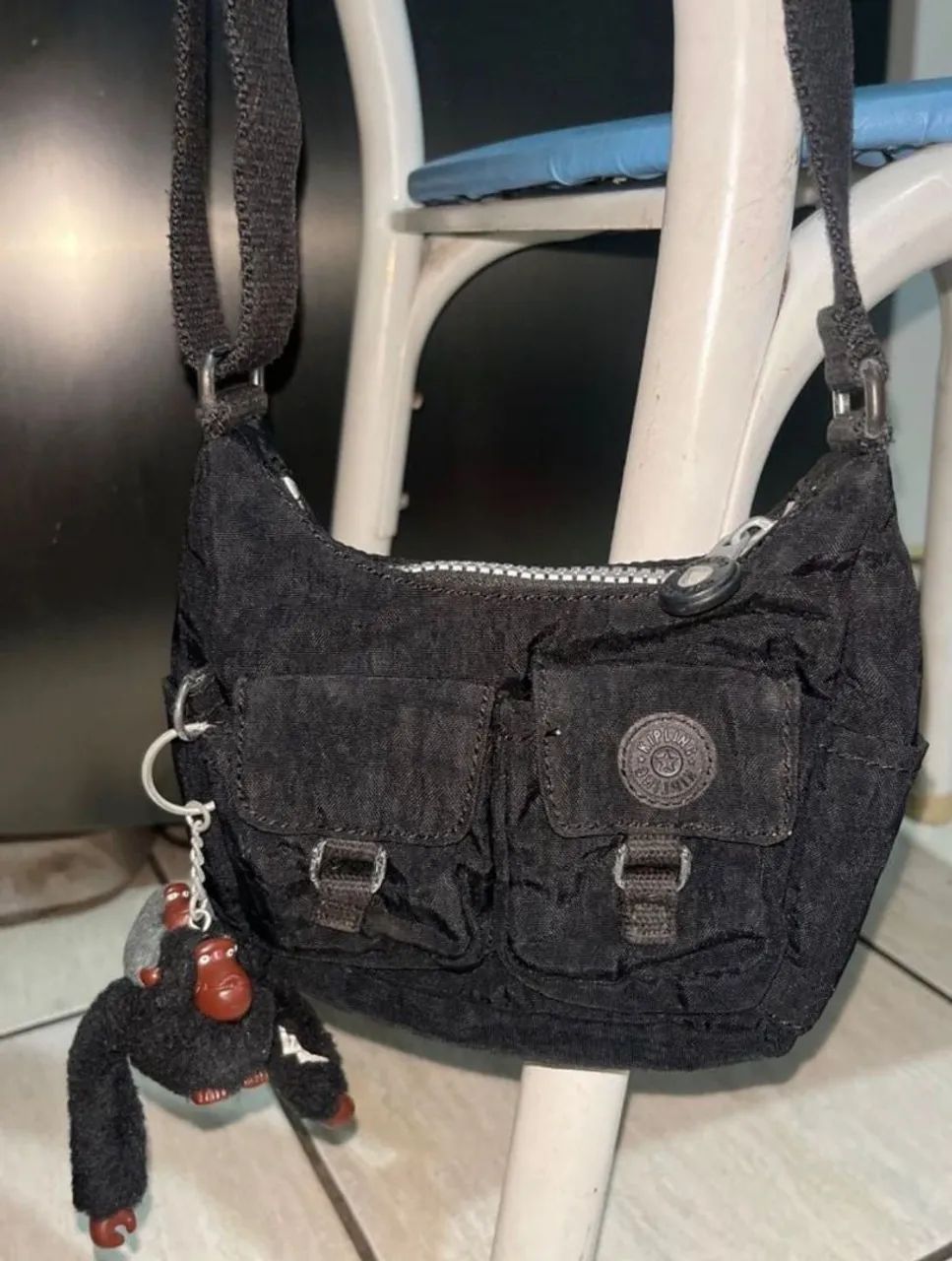 bolsa transversal preta da Kipling 